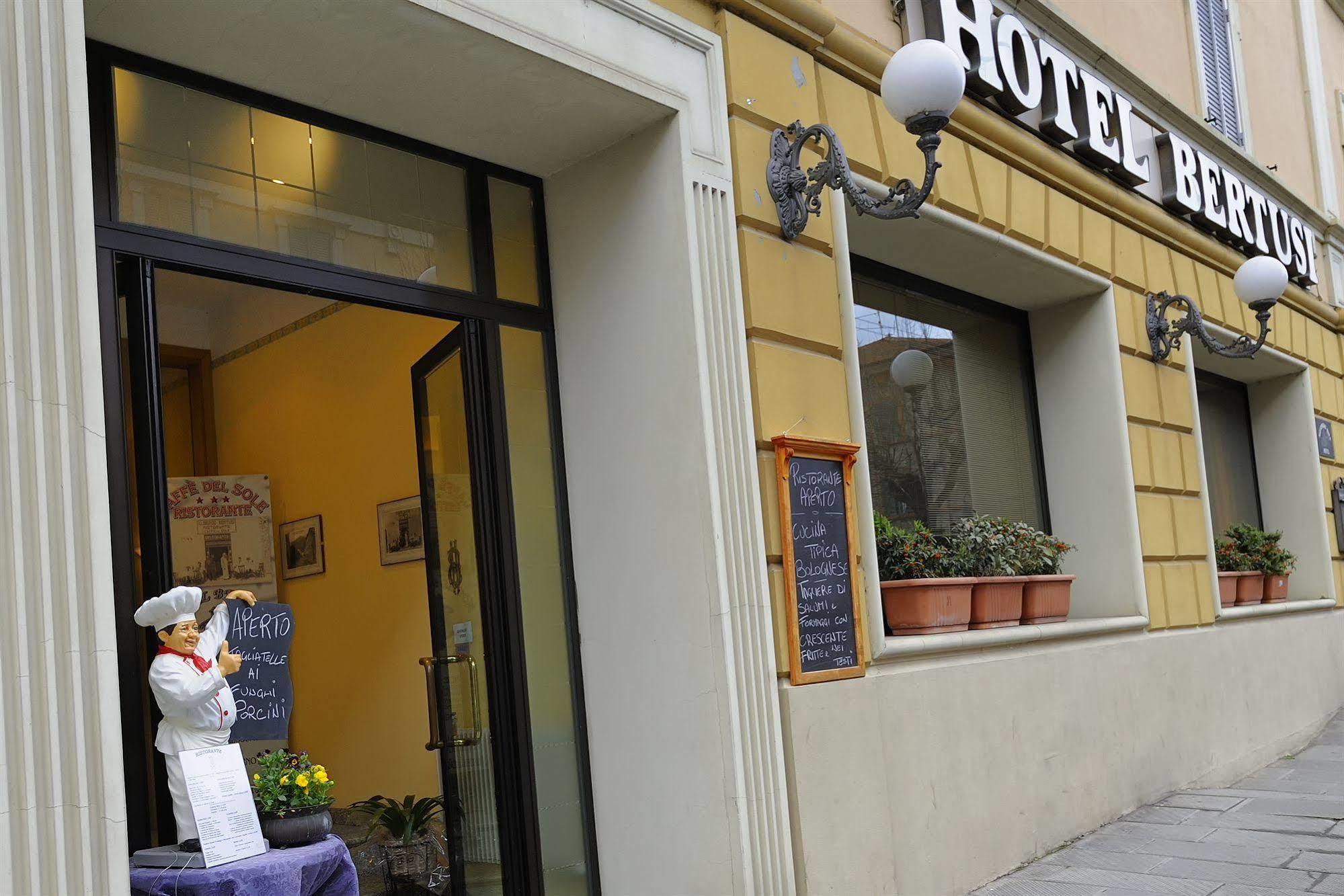 Hotel Bertusi ปอร์เรตตา แตร์เม ภายนอก รูปภาพ