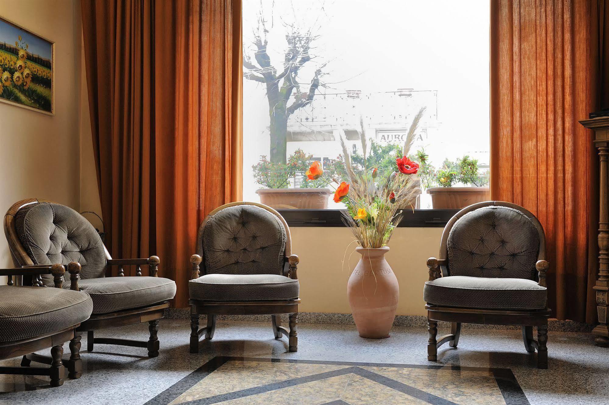Hotel Bertusi ปอร์เรตตา แตร์เม ภายนอก รูปภาพ