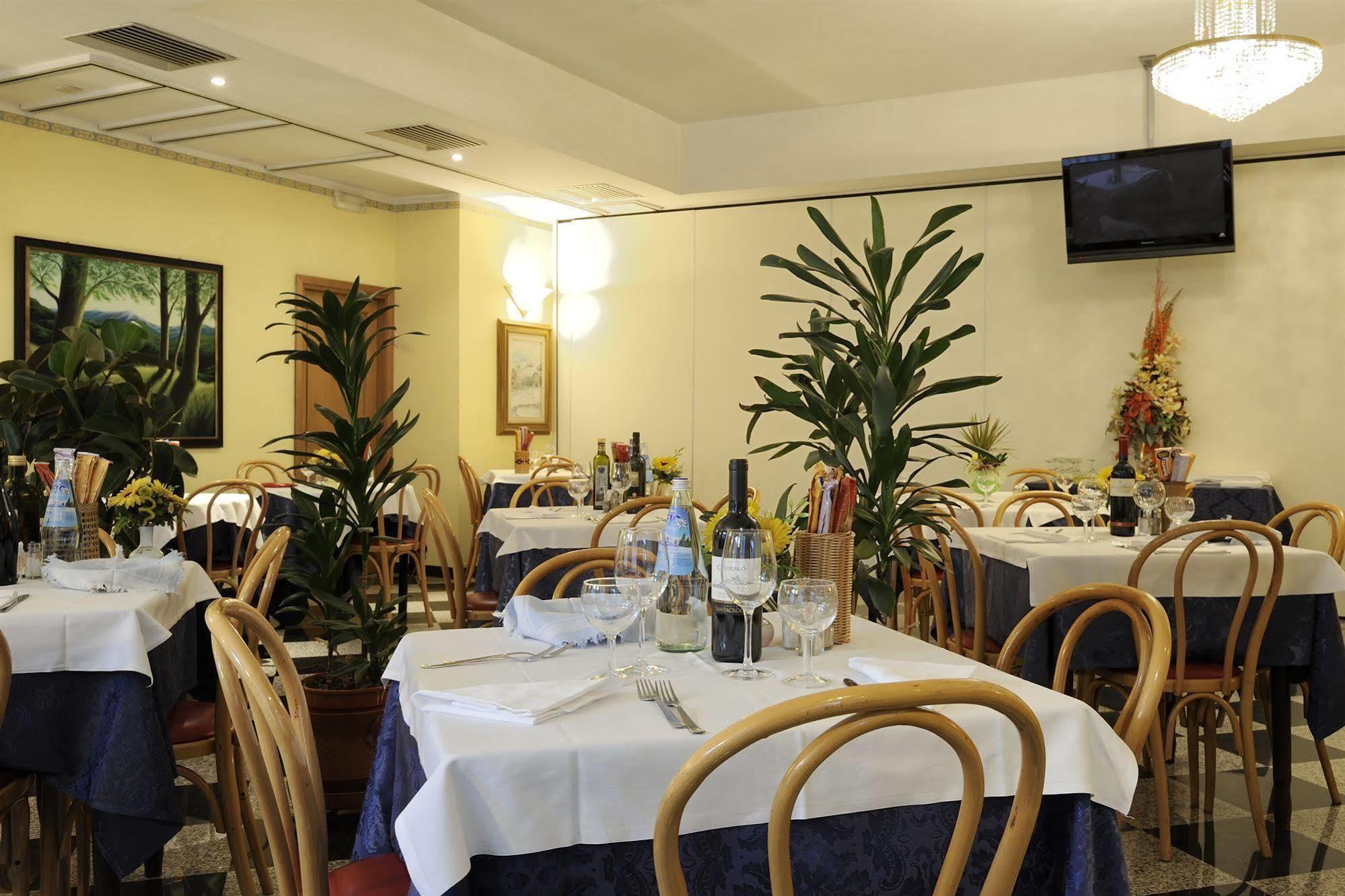 Hotel Bertusi ปอร์เรตตา แตร์เม ภายนอก รูปภาพ