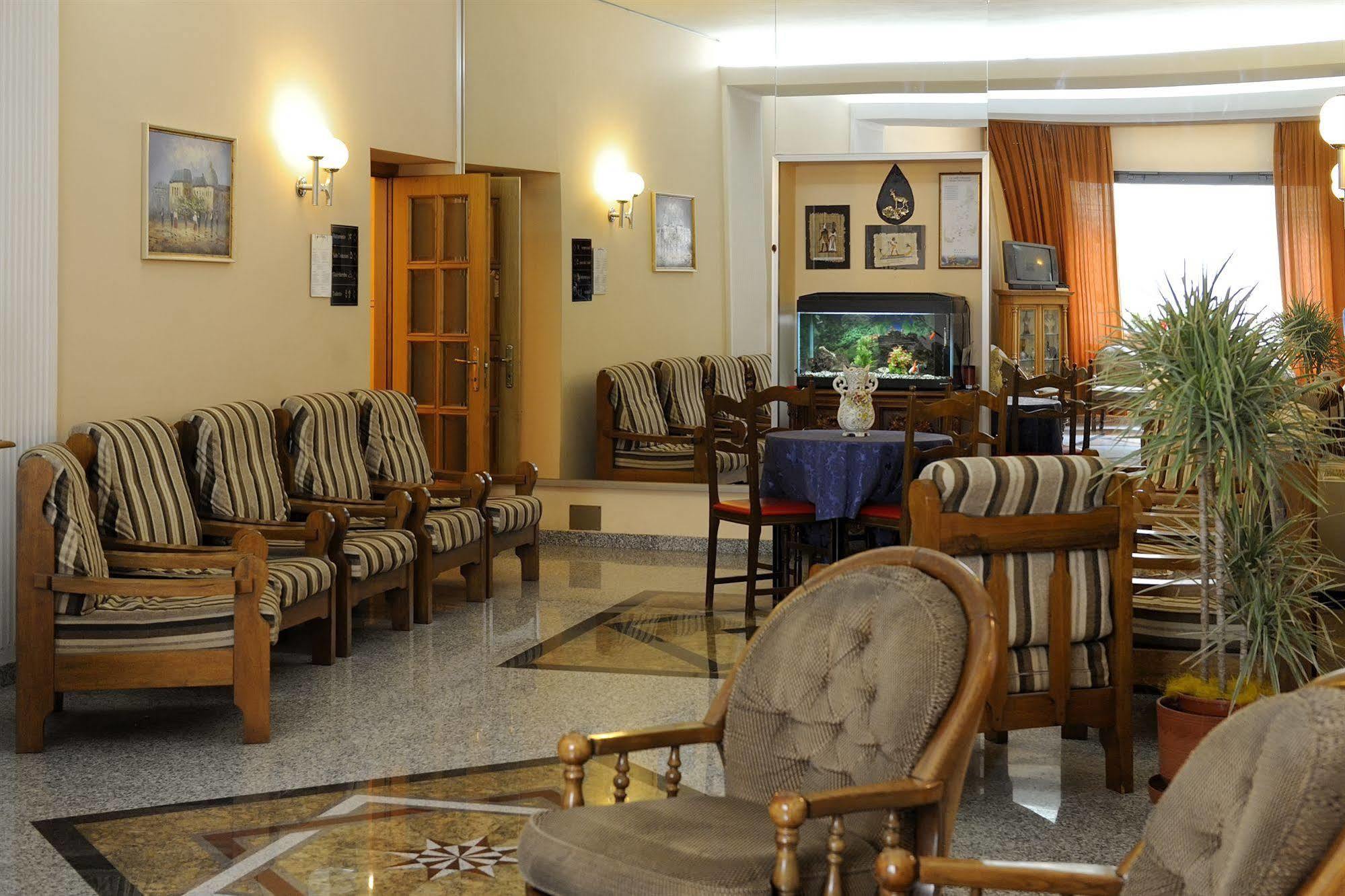 Hotel Bertusi ปอร์เรตตา แตร์เม ภายนอก รูปภาพ