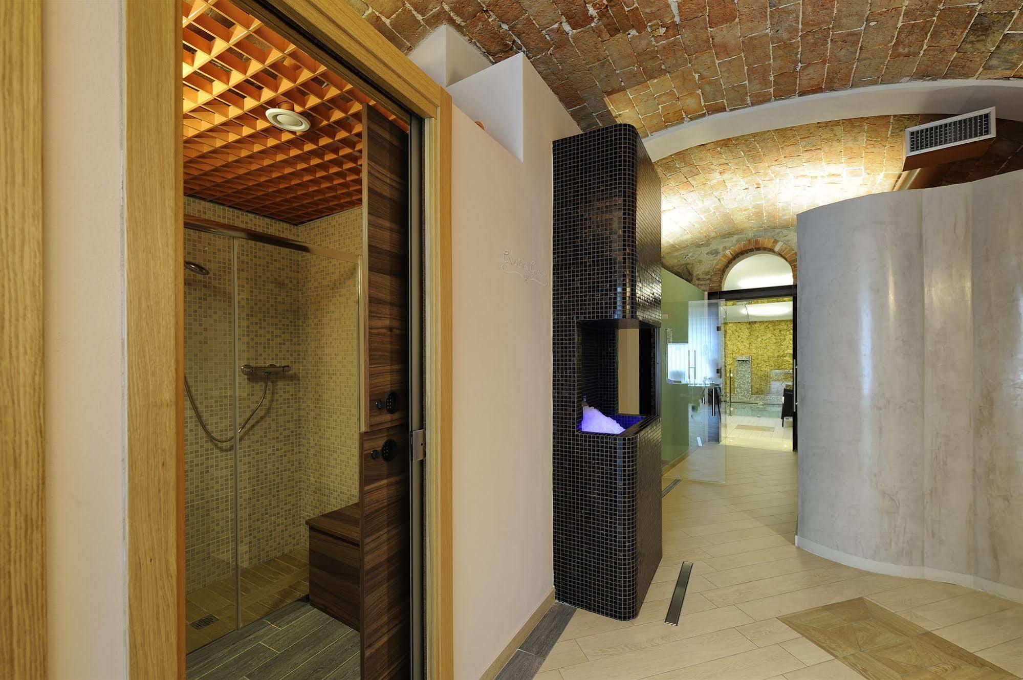 Hotel Bertusi ปอร์เรตตา แตร์เม ภายนอก รูปภาพ