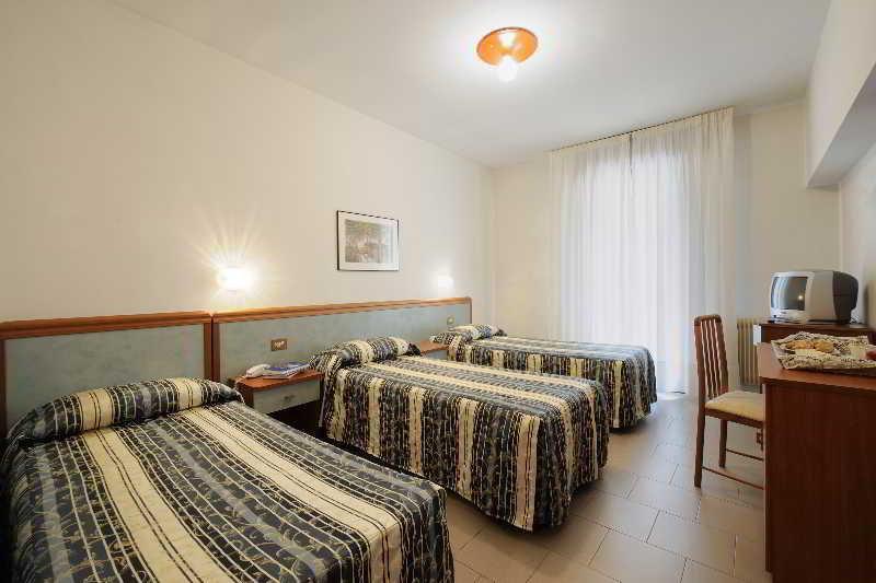 Hotel Bertusi ปอร์เรตตา แตร์เม ภายนอก รูปภาพ