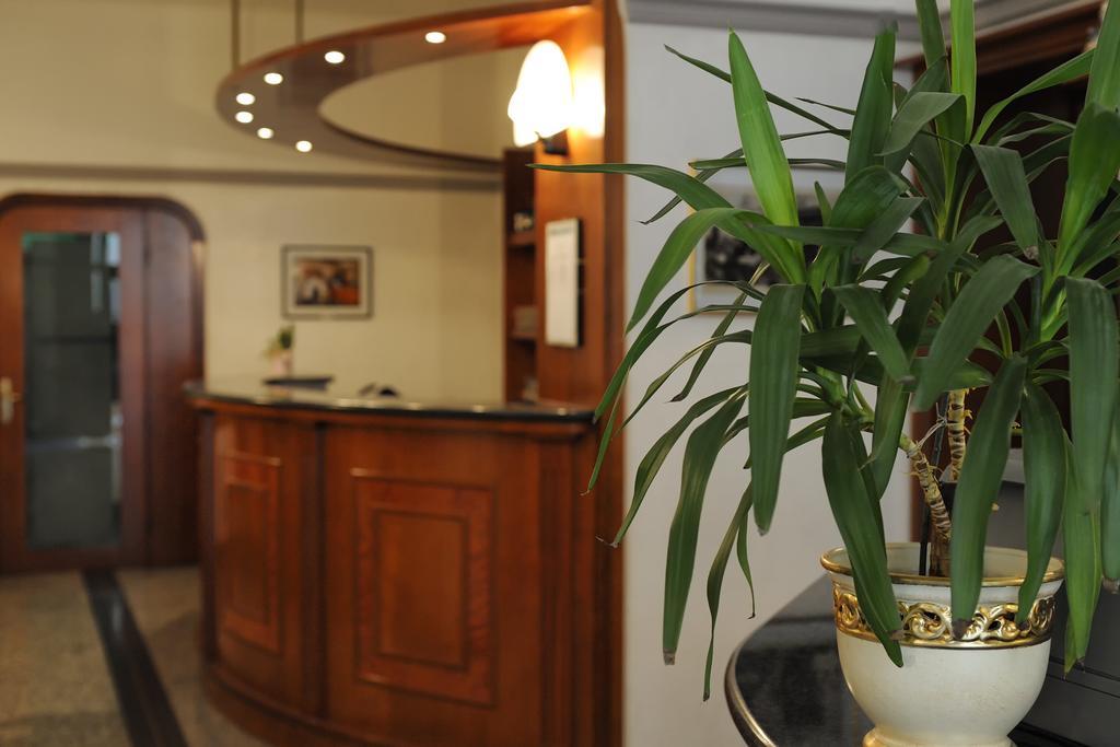 Hotel Bertusi ปอร์เรตตา แตร์เม ภายนอก รูปภาพ