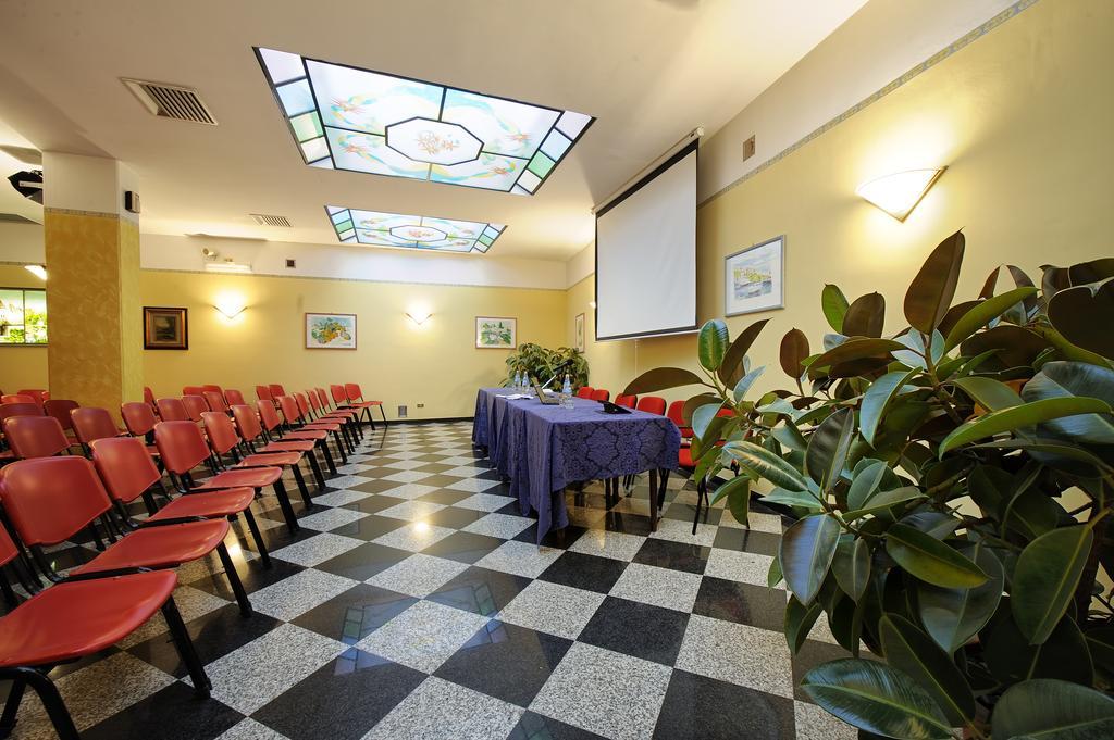 Hotel Bertusi ปอร์เรตตา แตร์เม ภายนอก รูปภาพ