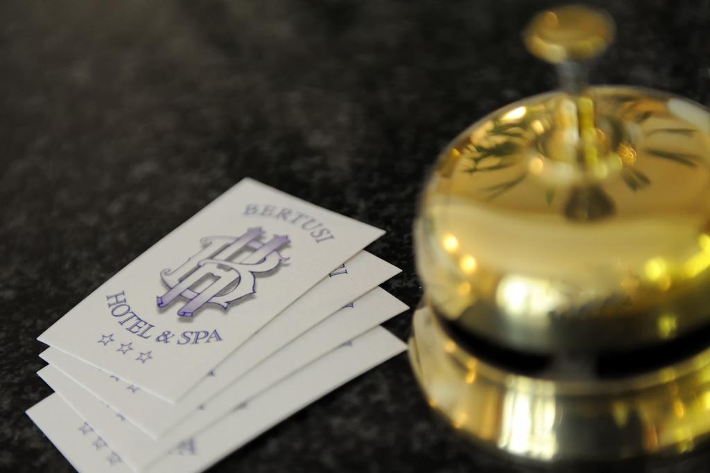 Hotel Bertusi ปอร์เรตตา แตร์เม ภายนอก รูปภาพ
